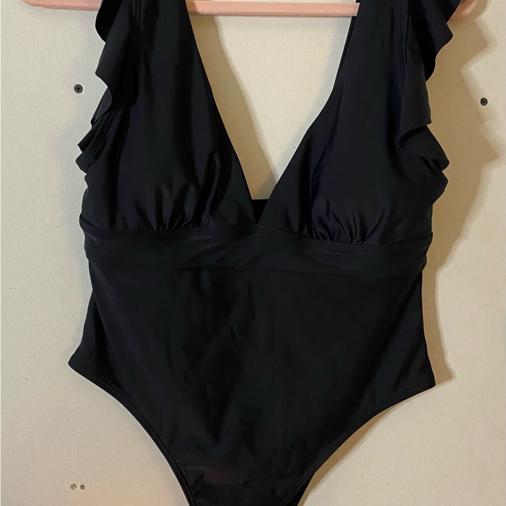 Peddney One Piece Black Ruffle Swimsuit women’s Lg - Picture 2 of 9